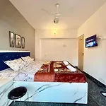 Lovely 3bhk Serviced Near Iskcon Temple, Juhu Apartment Mumbai