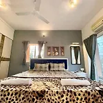 Lovely 3bhk Serviced Near Iskcon Temple, Juhu Apartment Mumbai