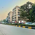 Lovely 3Bhk Serviced Apt Near Iskcon Temple, Juhu Mumbai