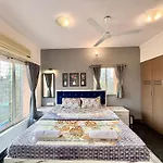 Apartment Lovely 3bhk Serviced Near Iskcon Temple, Juhu