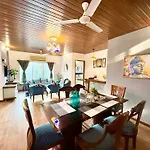 Apartment Lovely 3bhk Serviced Near Iskcon Temple, Juhu *