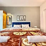 Lovely 3bhk Serviced Near Iskcon Temple, Juhu