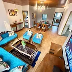 Apartment Lovely 3bhk Serviced Near Iskcon Temple, Juhu *