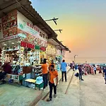 Lovely 3bhk Serviced Near Iskcon Temple, Juhu * Mumbai