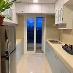 Apartment 5 Star Luxury Pool, Gym Near Airport Bkc Mumbai