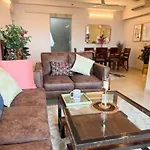 5 Star Luxury Pool, Gym Near Airport Bkc Apartment Mumbai