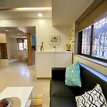Chic Pad In Bandra West *