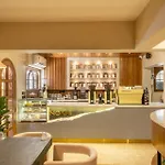 Hidden Gem With Pvt Terrace Bandra Apartment *