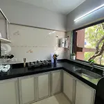 Hidden Gem With Pvt Terrace Bandra Apartment *