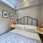 Hidden Gem With Pvt Terrace Bandra Apartment *