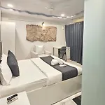 Guest house Astha Kandivali Service