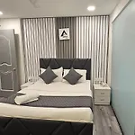 Astha Kandivali Service Guest house Mumbai
