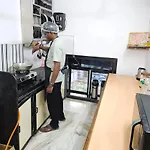 Astha Kandivali Service Guest house Mumbai