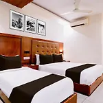 Super Townhouse Oak Times Square Le Western