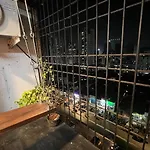 1Bhk Entire Flat In Oshiwara