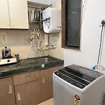 1Bhk Entire Flat In Oshiwara