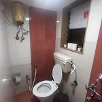 Apartment 2bhk Flat -5min From Goregaon Nesco