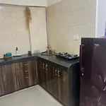 2bhk Flat -5min From Goregaon Nesco Apartment
