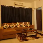 Sky View 1Bhk Apartment Near Nesco & Jp Morgan