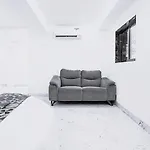 Fabhotel Pinnacle