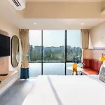 Indie International Airport 4*
