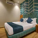 Starville Andheri Midc Hotel
