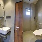 Starville Andheri Midc Hotel