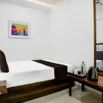 Hotel O Akshay 4*