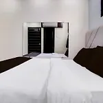Hotel O Class Inn