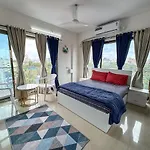 Aura - Entire Studio In Vile Parle