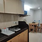 2 Bhk Cozy Apartment W/ Netflix And Wifi In Bandra