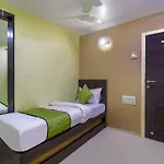 Gemini Hotel 2*
