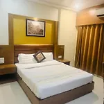 Crystal Luxury Inn- Bandra 3*