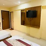 Crystal Luxury Inn- Bandra Hotel 3*