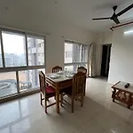 Pinaki Comfort Stay Omkar Signet - Near Nesco