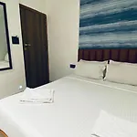Hotel Palm Breeze - Colaba