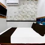 Hotel O Radha Palace