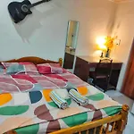 Ebony Room - Comfortable Suite