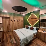 2Bhk With Terrace Garden-Lokhandwala Andheri