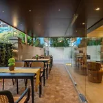 The Hosteller Mumbai, International Airport