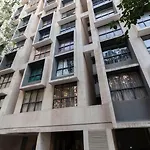 Cozy, Upscale 1 Bhk Apt Near Bkc