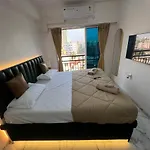 Chic 1bhk - Lilavati Hospital - Bandra Mumbai
