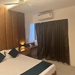 Hotel Sahara Residency