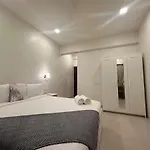 Plush Bandra West - Opulent 3Bhk Apartment And Study