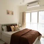Trendy 2Bhk Apartment Near Bkc