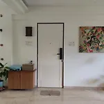 Sunny Side Treehouse Entire Apartment