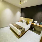 Glitz T2 Grand-Next To Intl Airport