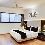 Super Townhouse Exhibition Centre Goregaon 3*