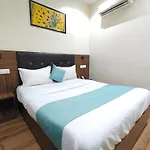 Deluxe Residency Nr- Mumbai International Airport