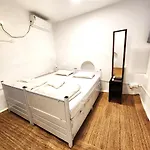 Hostel Hammock - Bandra Mumbai